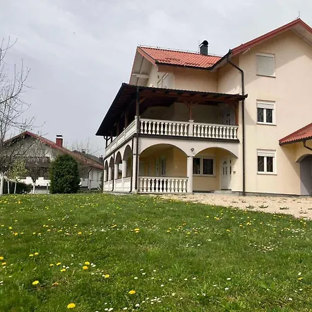 Apartment Family Miki In Teslic